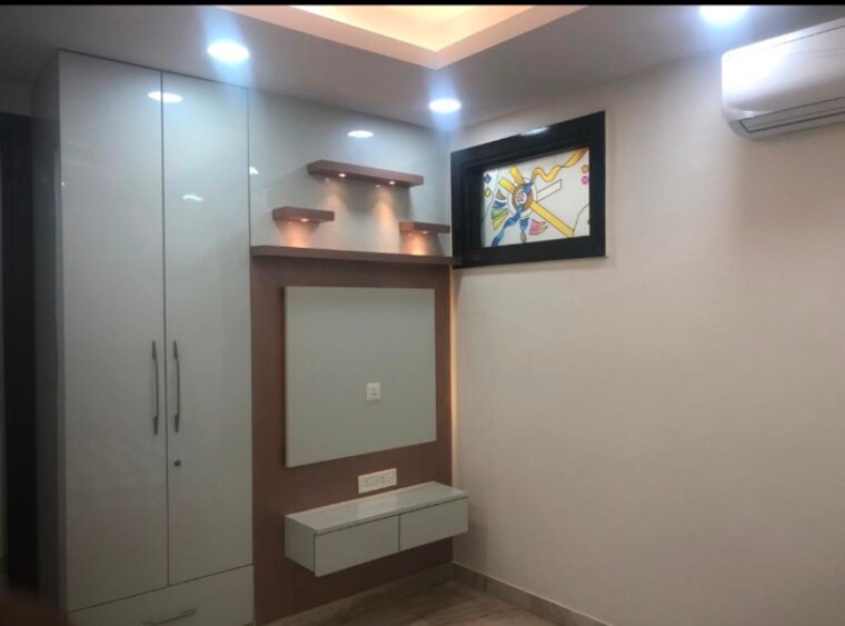 Room, east of kailash 2.5 Bedroom 900 Sq.Ft. Builder Floor In East Of Kailash Delhi 9473377