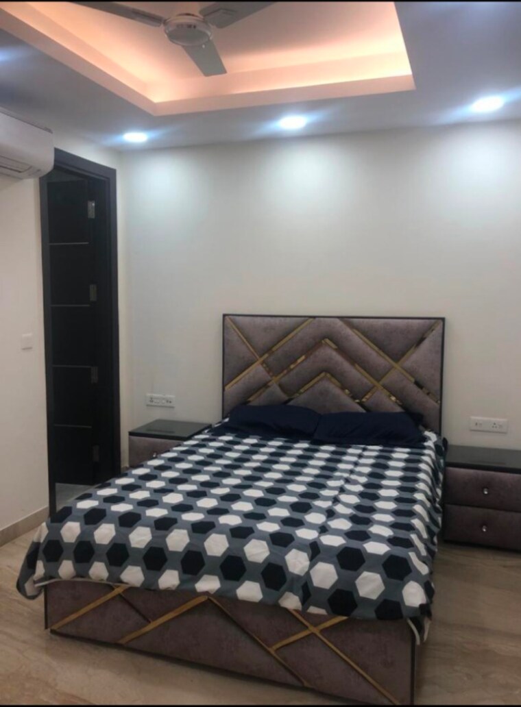 Bedroom, east of kailash 2.5 Bedroom 900 Sq.Ft. Builder Floor In East Of Kailash Delhi 9473380