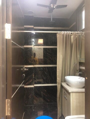 Furnished Amenities in 2.5 BHK Builder Floor at East Of Kailash – for Rent