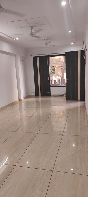 Room in 5 BHK Penthouse at Palam Vihar Residents Association, Palam Vihar – for Sale