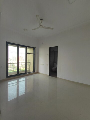 Furnished Amenities in 2 BHK Apartment at K Raheja Interface Heights, Malad West – for Sale