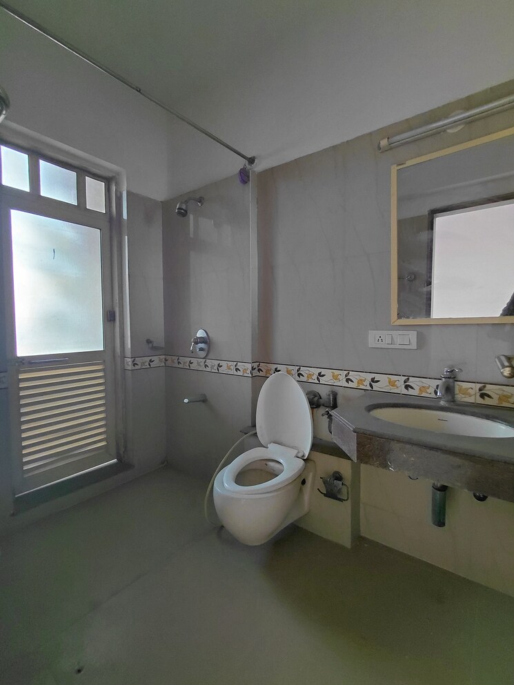 Bathroom, k-raheja-interface-heights 2 Bedroom 710 Sq.Ft. Apartment In Malad West Mumbai 9473415