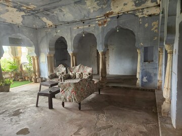 Parking in 6+ BHK Villa at Jaipur Ajmer Express Highway – for Sale