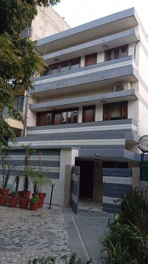 3 BHK Builder Floor For Rent in Jangpura