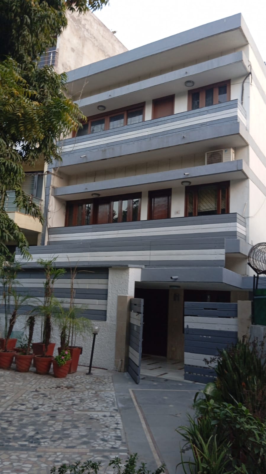 3 BHK Builder Floor For Rent in Jangpura