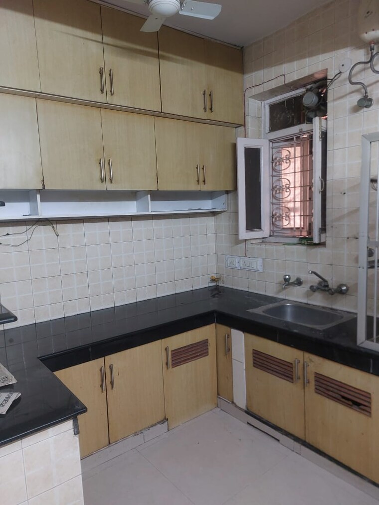 Kitchen, jangpura 3 Bedroom 200 Sq.Yd. Builder Floor In Jangpura Delhi 9473439