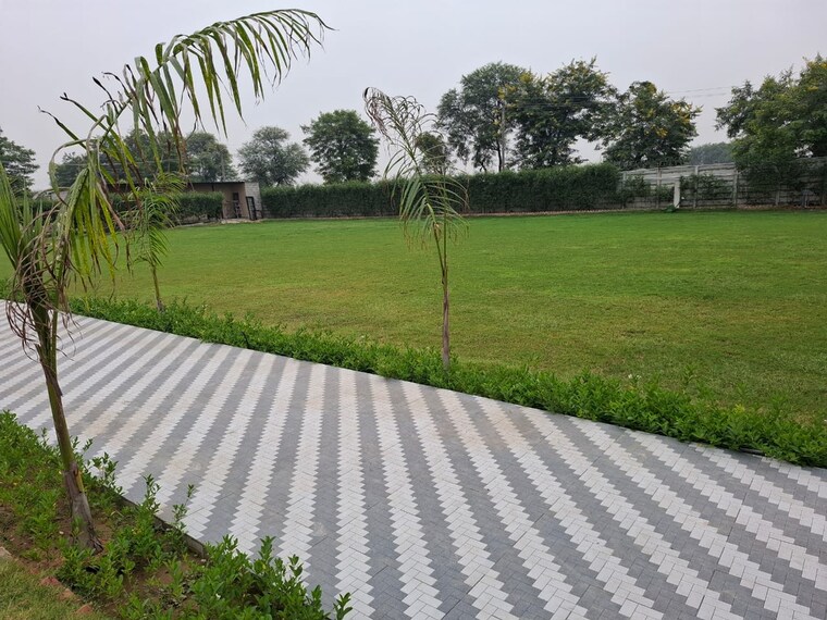 Garden, neha-florence Commercial Land 1 Acre In Ballabhgarh Faridabad 9473455