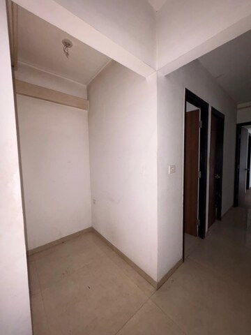 Room in 2.5 BHK Apartment at Lodha Lakeshore Greens, Dombivli East – for Rent