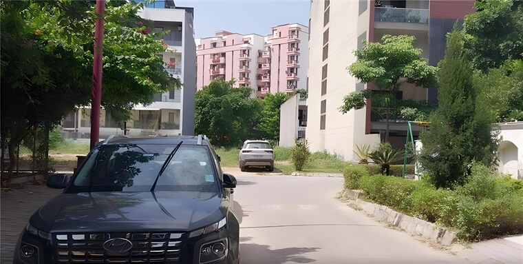 Exterior View, dlf-city-phase-v 1.5 Bedroom 550 Sq.Ft. Apartment In Dlf Phase V Gurgaon 9473476