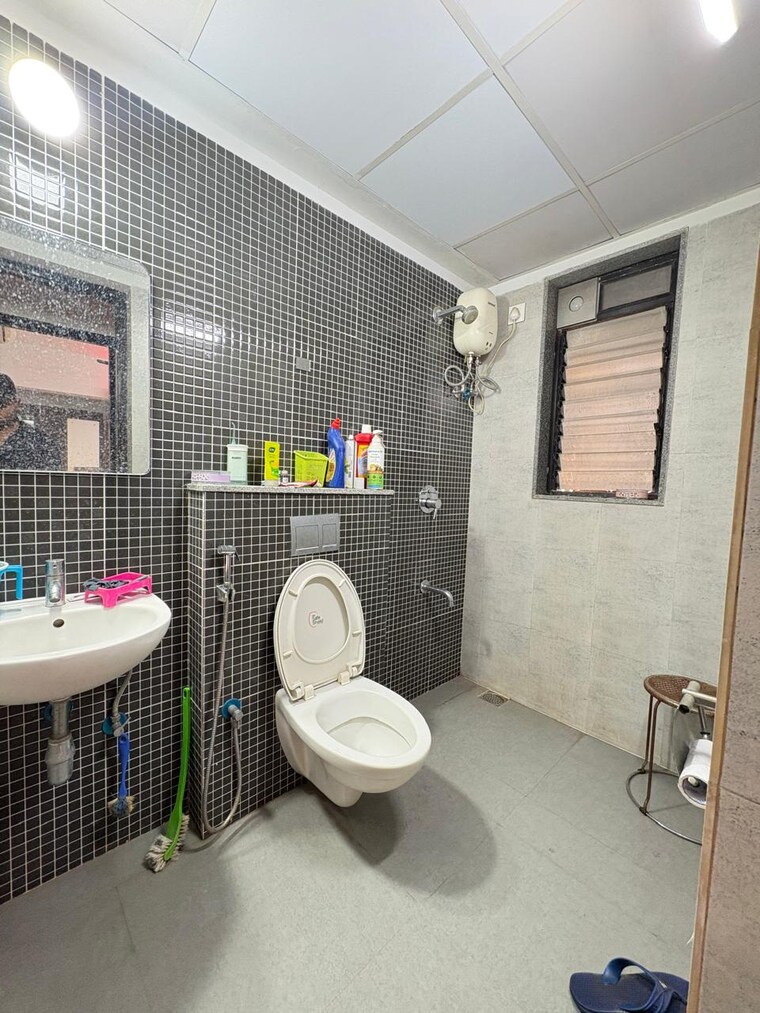 Bathroom, lodha-palava-urbano-d-and-e 2 Bedroom 569 Sq.Ft. Apartment In Dombivli East Thane 9473482