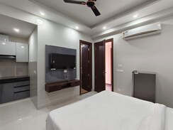 3 BHK + Servant Room Apartment For Sale in DLF Hamilton Court