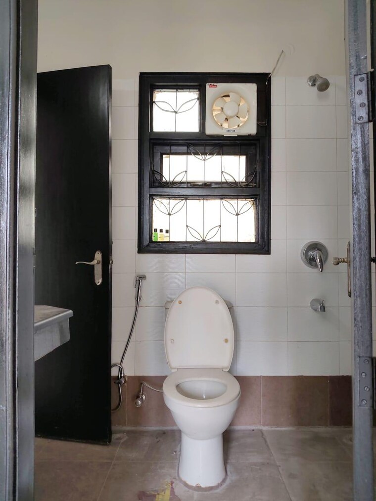 Bathroom, m2k-aura 3 Bedroom 1700 Sq.Ft. Builder Floor In Sector 47 Gurgaon 9473570