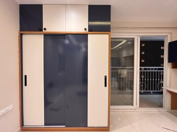 Room in 3 BHK Apartment at Prestige Beverly Hills, Kokapet – for Rent