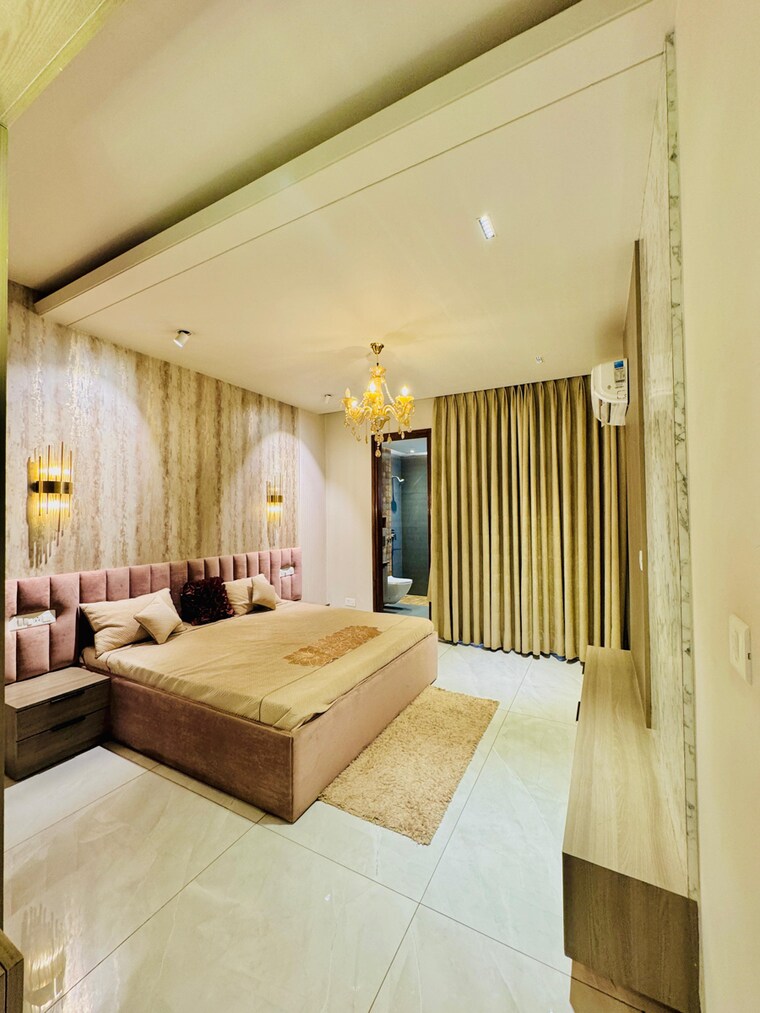 Living Room, patiala road 3 Bedroom 200 Sq.Yd. Apartment In Patiala Road Zirakpur 9473588