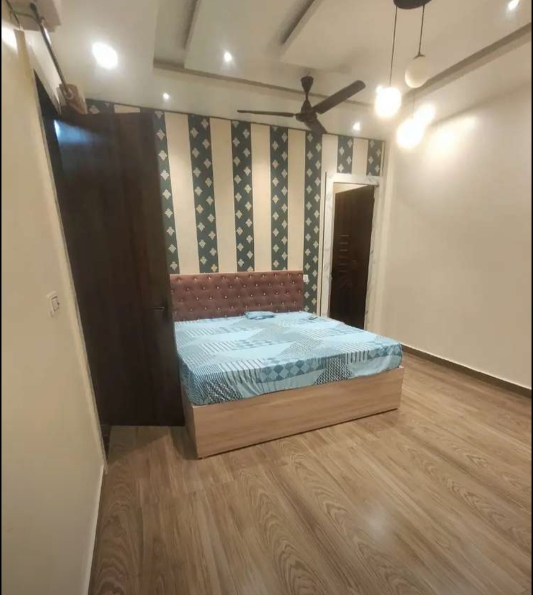 3 BHK + Pooja Room Apartment For Rent in Hazratganj