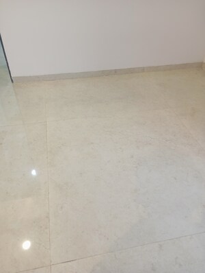 Room in 1 RK Apartment at Jyoti Skyline, Chakala – for Sale