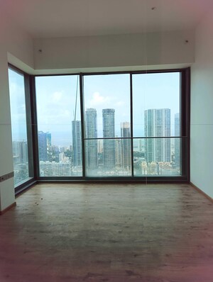 Room in 4 BHK Apartment at Rustomjee Crown, Prabhadevi – for Sale