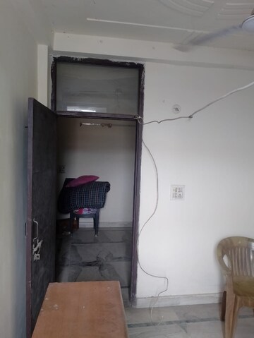 Furnished Amenities in 1 BHK Builder Floor at Neb Sarai – for Sale