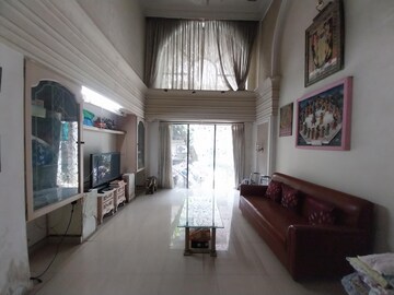 Living Room in 5 BHK Apartment at Queens View Walkeshwar, Walkeshwar – for Sale