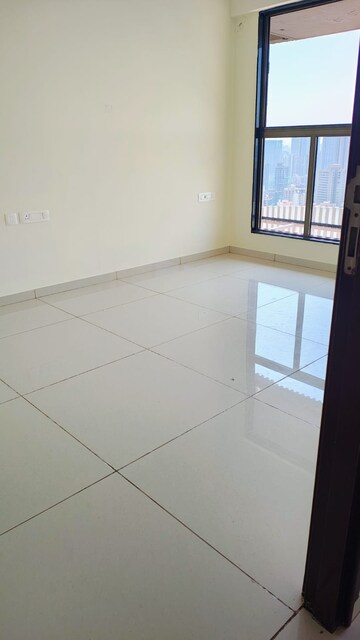 Room in 2 BHK Apartment at Chandak 34 Park Estate, Goregaon West – for Rent