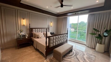 Room in 5 BHK Apartment at Malabar Hill – for Sale