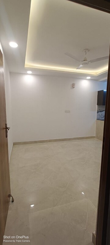 Room in 1.5 BHK Builder Floor at Saket – for Rent