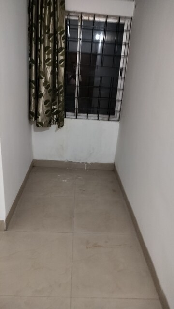 Room in 2 BHK Apartment at Zoo Narengi Road – for Sale