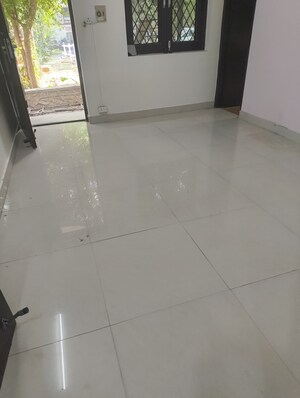 Room in 4 BHK Apartment at Vasant Kunj – for Sale