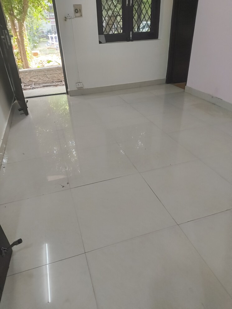 Room, vasant kunj 4 Bedroom 2000 Sq.Ft. Apartment In Vasant Kunj Delhi 9473753