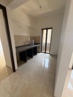 Room in 2 BHK Apartment at Sunteck Maxxworld, Tivri – for Rent