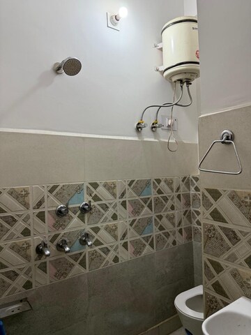 Bathroom in 1 BHK Builder Floor at Uttam Nagar – for Rent
