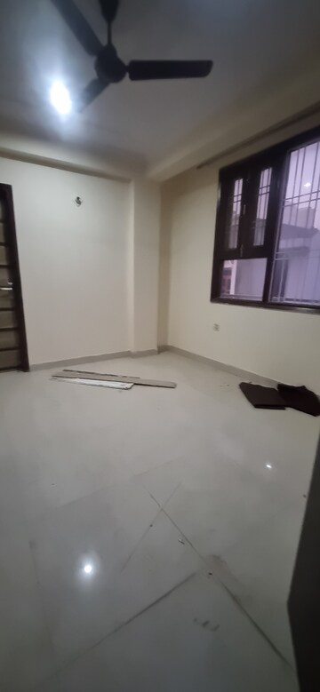 Furnished Amenities in 1.5 BHK Builder Floor at Sai Kunj New Palam  vihar, New Palam Vihar Phase 3 – for Rent