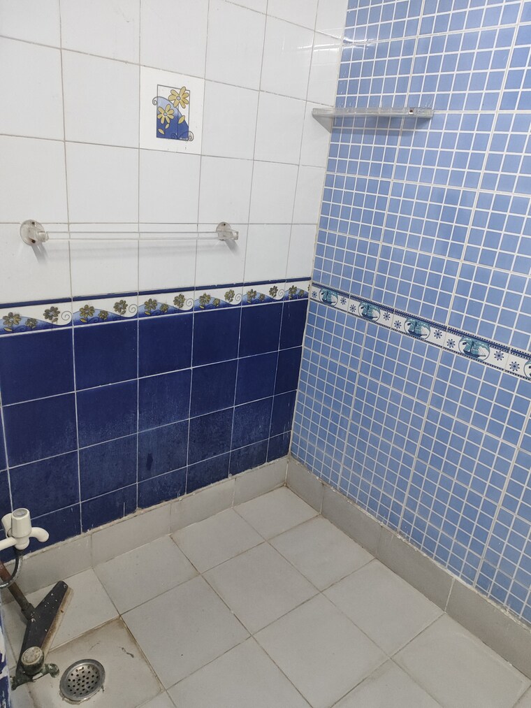 Bathroom, rwa-apartments-sector-30 Studio 410 Sq.Ft. Independent House In Sector 30 Noida 9473742