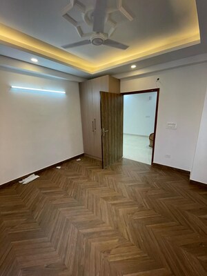 Room in 1 BHK Builder Floor at Saket – for Rent