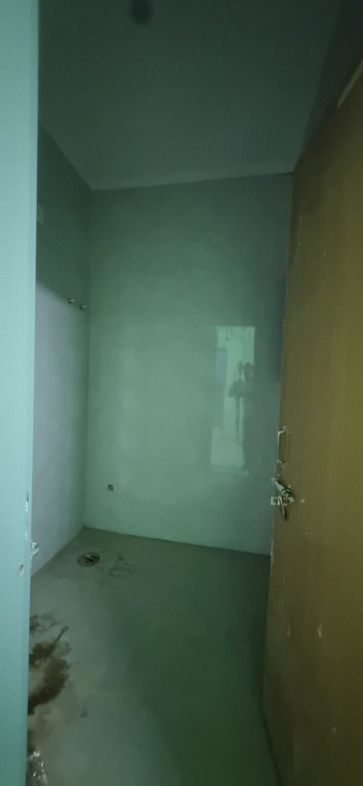 Bathroom, pareena-om-apartments 2 Bedroom 664 Sq.Ft. Apartment In Sector 112 Gurgaon 9473756