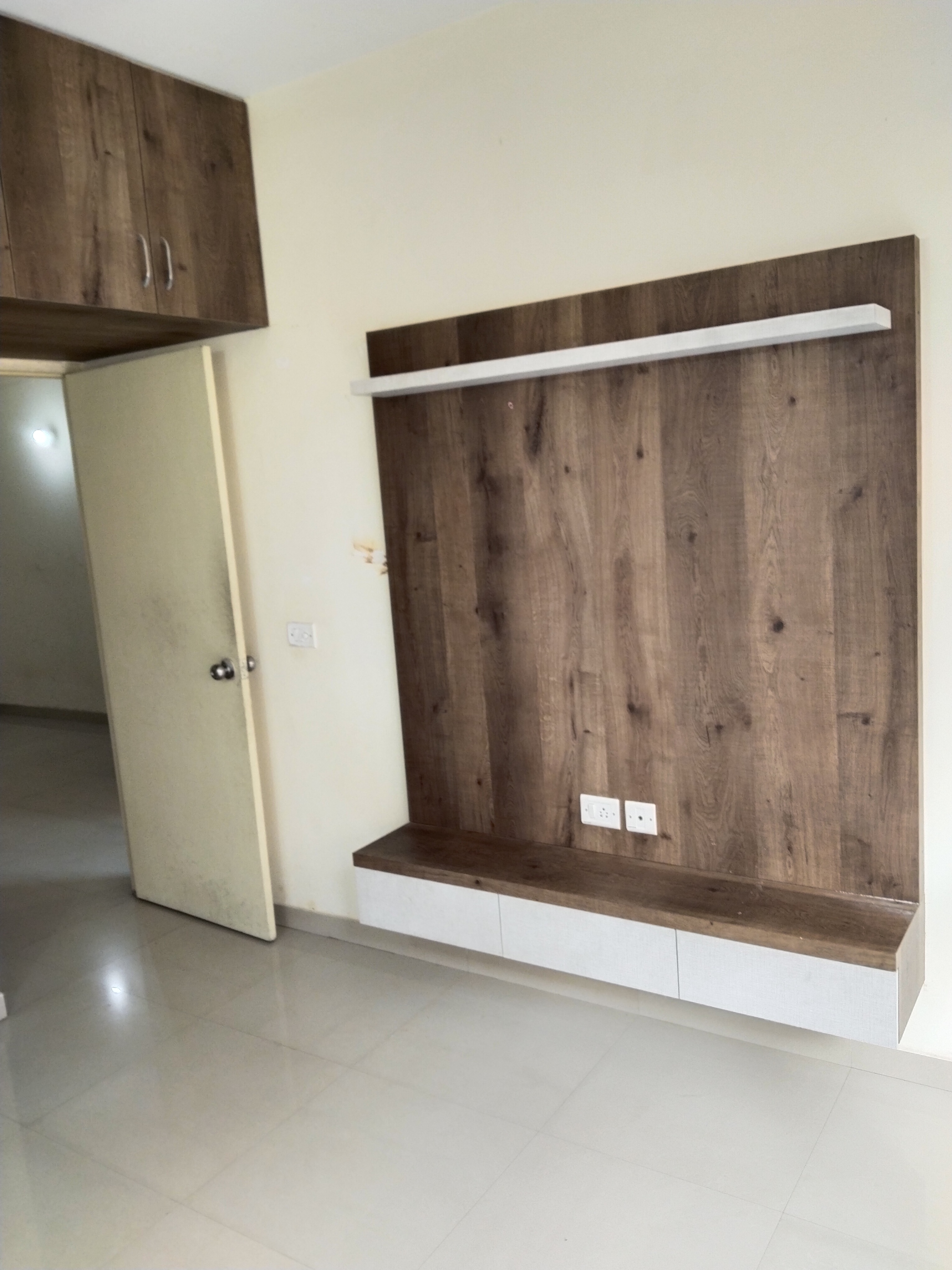 2 BHK Apartment For Rent in Pyramid Elite