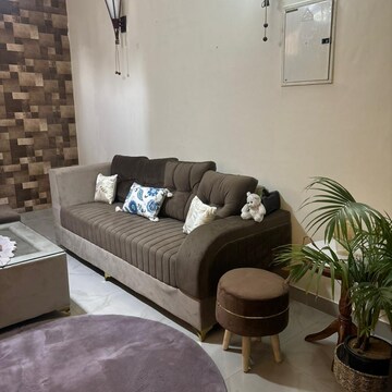 Team Area in 2 BHK Builder Floor at Sector 21a – for Rent