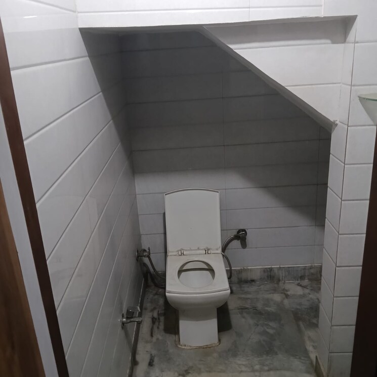 Bathroom, tughlakabad extension 2 Bedroom 1000 Sq.Ft. Apartment In Tughlakabad Extension Delhi 9473798
