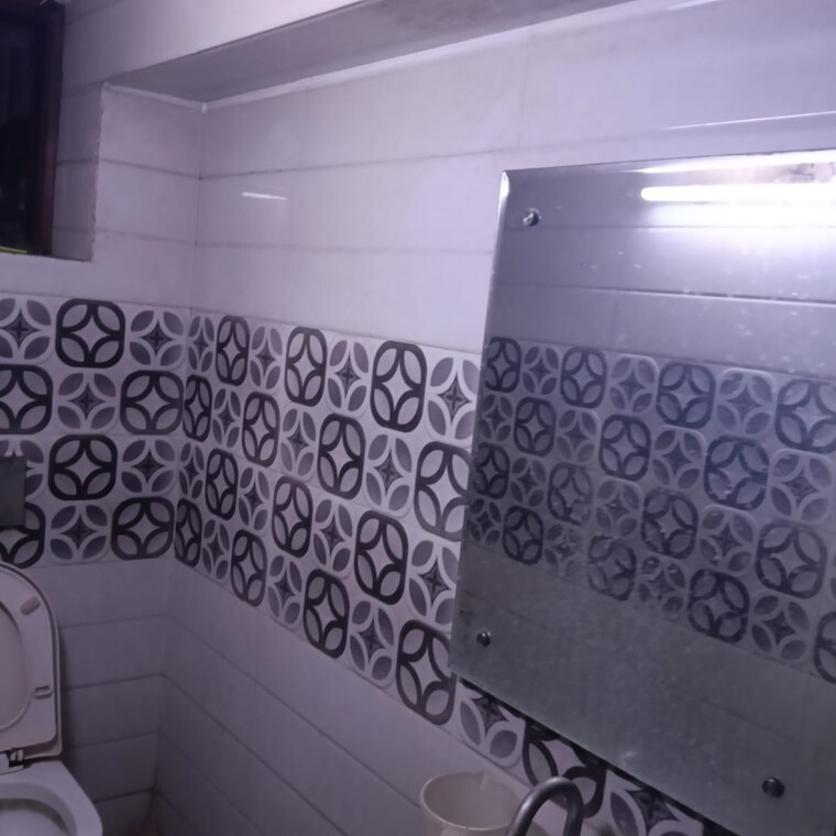 Attached Bathroom, tughlakabad extension 2 Bedroom 1000 Sq.Ft. Apartment In Tughlakabad Extension Delhi 9473798
