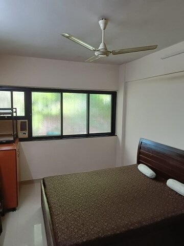1 BHK Apartment For Rent in Vile Parle West