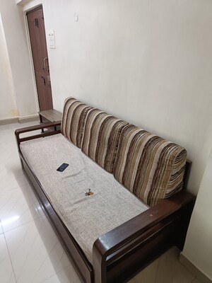 Living Room in 1 BHK Apartment at Vile Parle West – for Rent