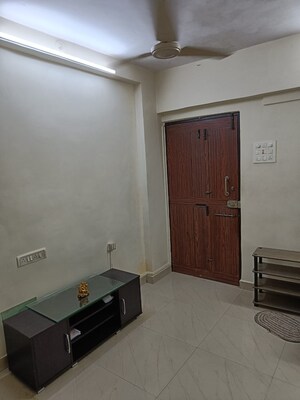 Room in 1 BHK Apartment at Vile Parle West – for Rent
