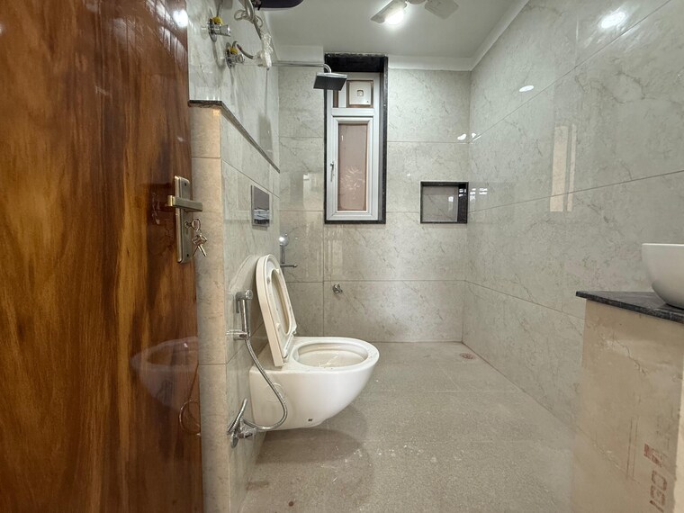 Bathroom, vasant kunj 4 Bedroom 2500 Sq.Ft. Apartment In Vasant Kunj Delhi 9473824