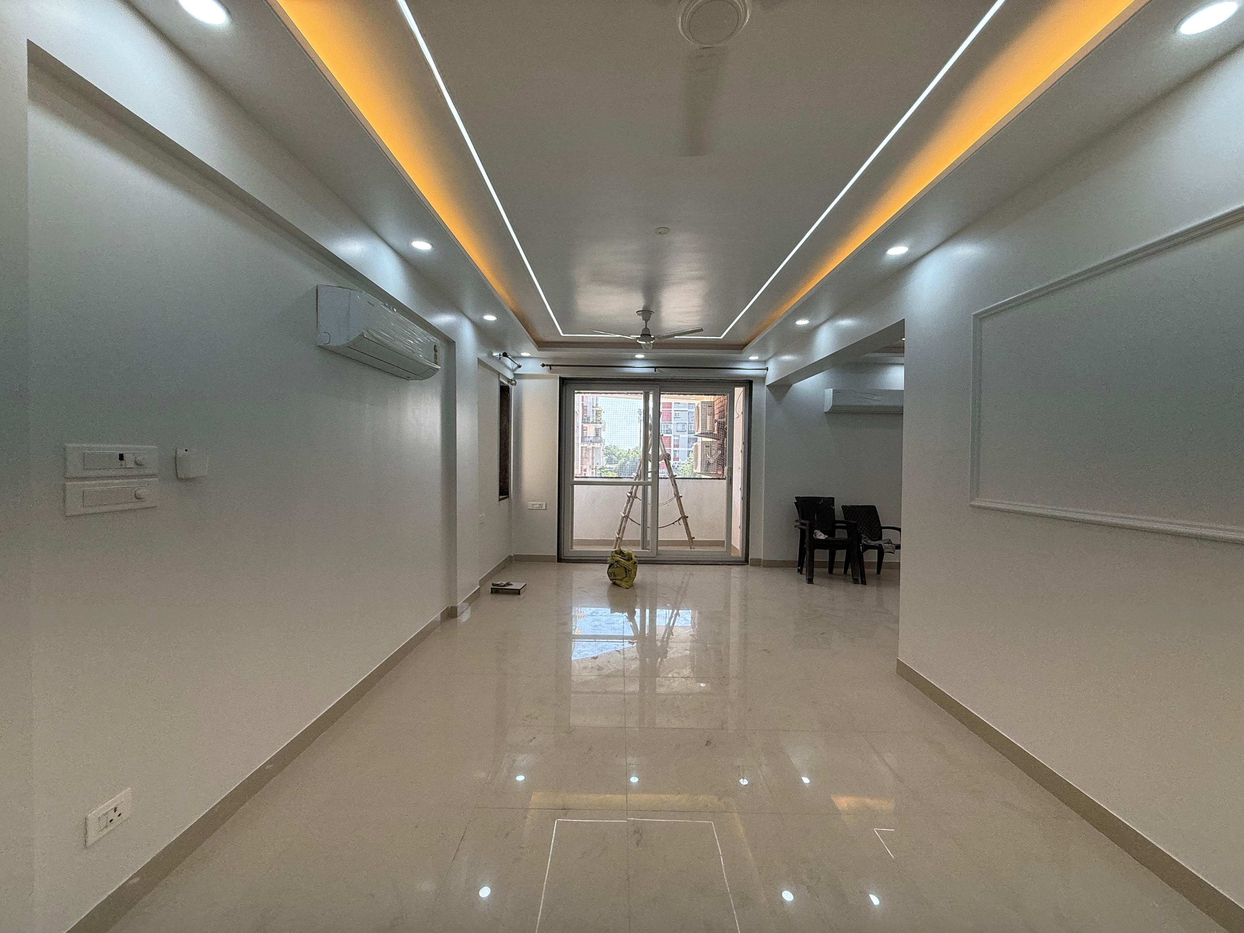 4 BHK + Servant Room Apartment For Sale in Vasant Kunj