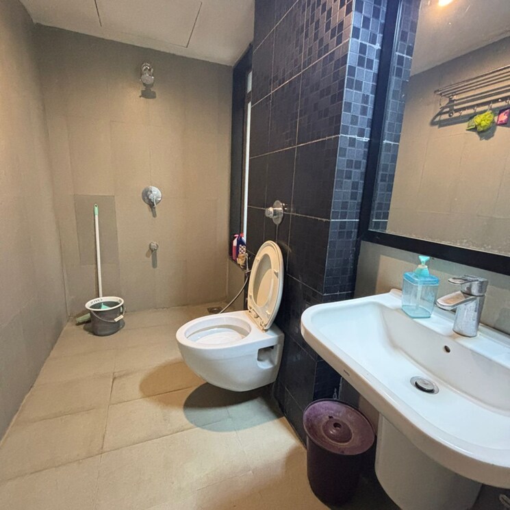Bathroom, lodha-splendora-platino 3 Bedroom 871 Sq.Ft. Apartment In Bhayandarpada Thane 9473835