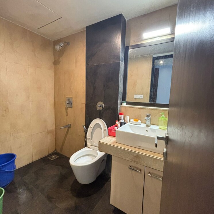 Bathroom, lodha-splendora-platino 3 Bedroom 871 Sq.Ft. Apartment In Bhayandarpada Thane 9473835
