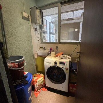 Attached Bathroom in 3 BHK Apartment at Lodha Splendora Platino, Bhayandarpada – for Sale