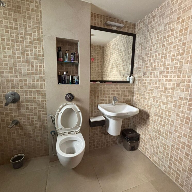 Bathroom, lodha-splendora-platino 3 Bedroom 871 Sq.Ft. Apartment In Bhayandarpada Thane 9473835