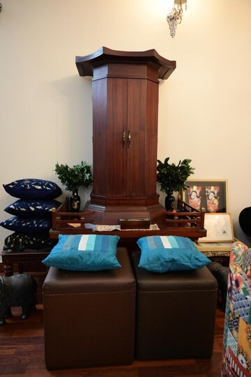 Bedroom in 5 BHK Independent House at East Of Kailash – for Sale