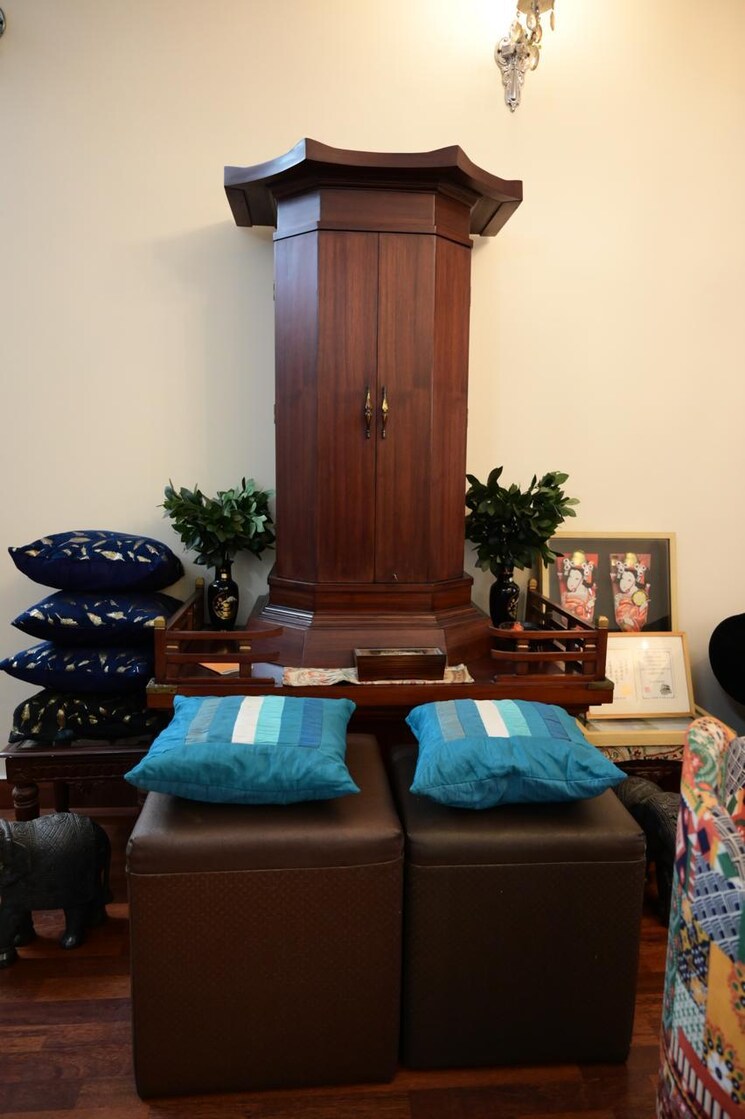 Bedroom, east of kailash 5 Bedroom 180 Sq.Yd. Independent House In East Of Kailash Delhi 9473854